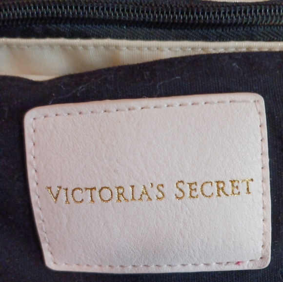 LARGE VICTORIA'S SECRET DUFFLE BAG - Picture 3 of 10